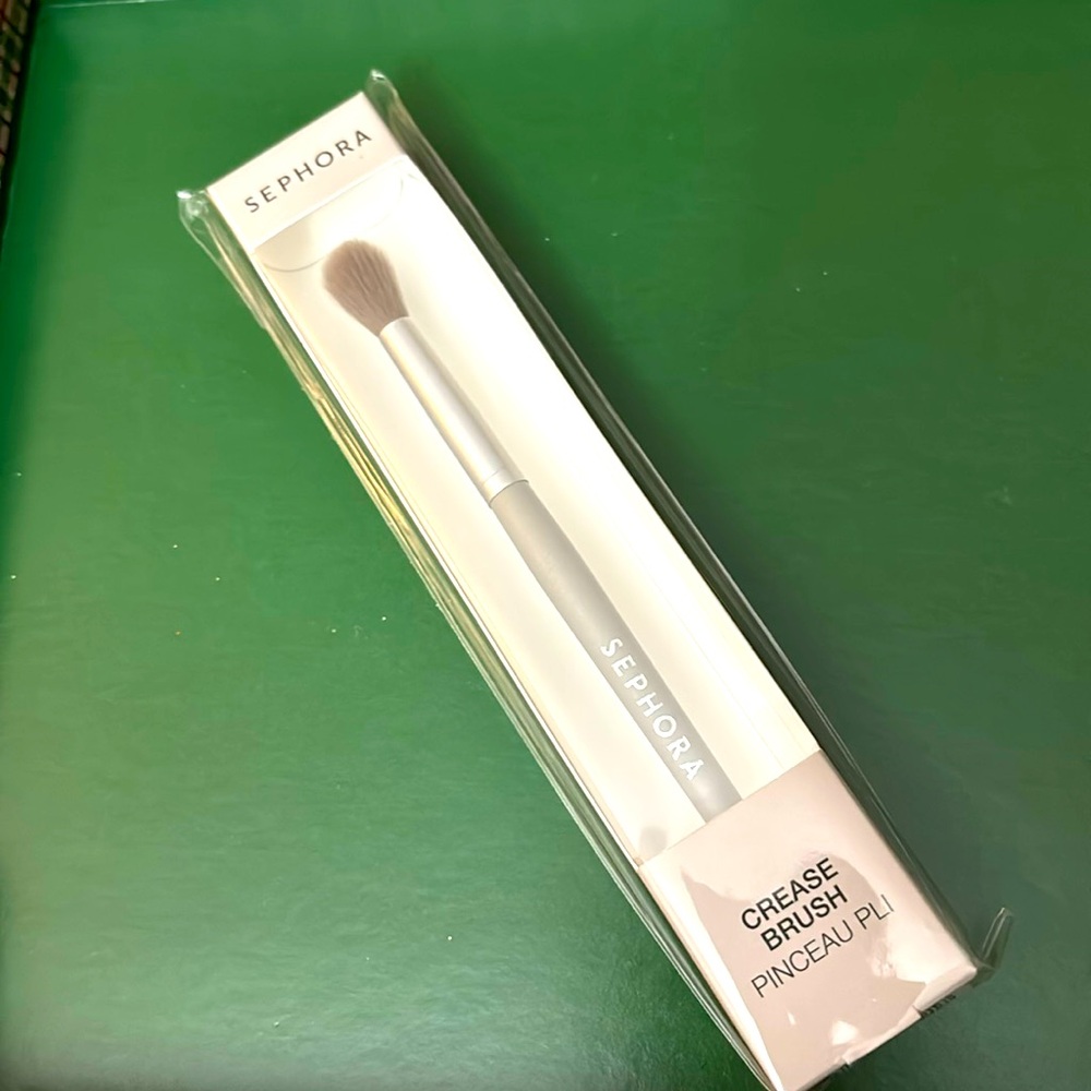 SEPHORA Crease Brush - Authentic Brand New- Cosmetic Makeup Brush